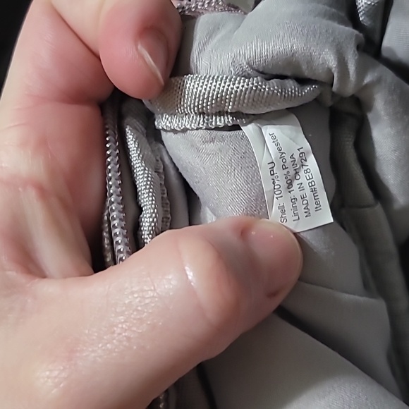 NWOT Bare Minerals Makeup/Cosmetic/Tolietry Case Bag Silver Gold Metallic - Picture 5 of 5